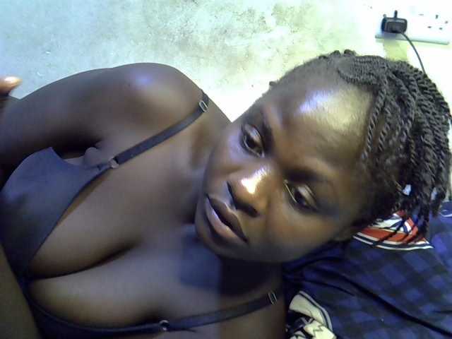 African-qeen1 live cam on BongaCams