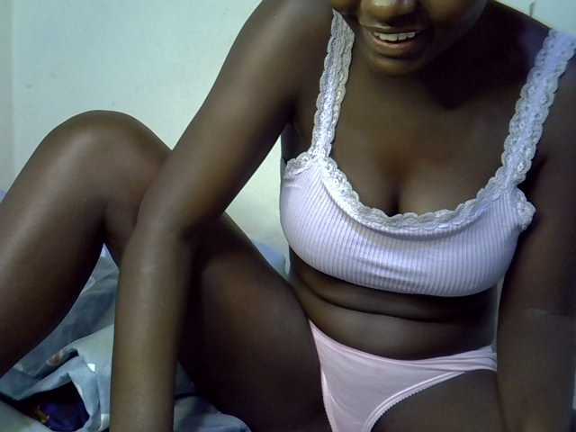 African-qeen1 live cam on BongaCams