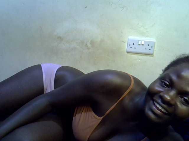 African-qeen1