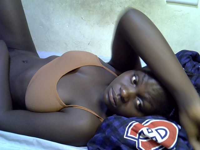 African-qeen1