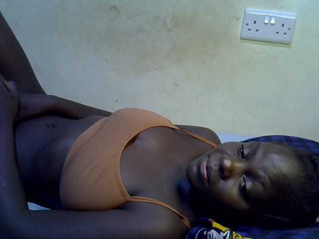 African-qeen1