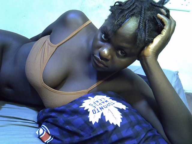 African-qeen1 live cam on BongaCams
