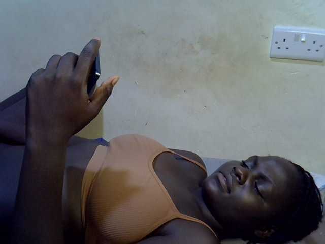 African-qeen1 live cam on BongaCams