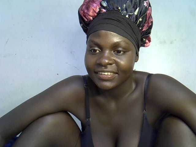 African-qeen1