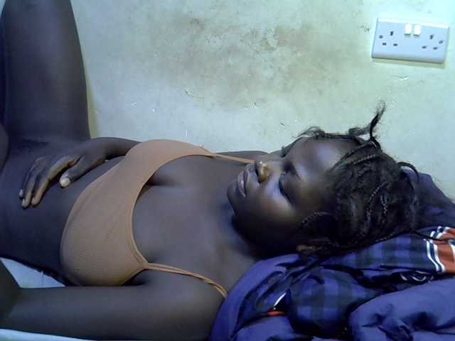 African-qeen1 live cam on BongaCams