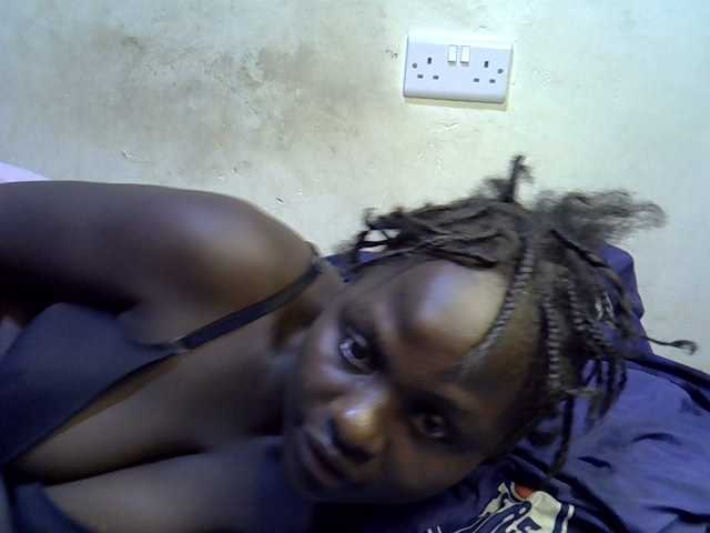 African-qeen1