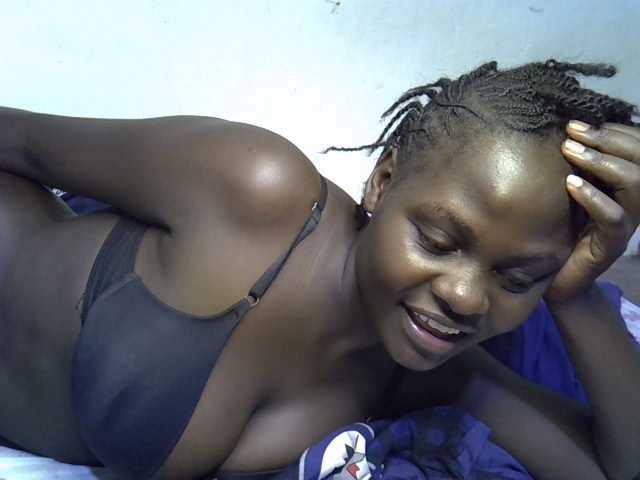 African-qeen1 live cam on BongaCams