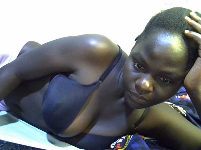 African-qeen1 live cam on BongaCams