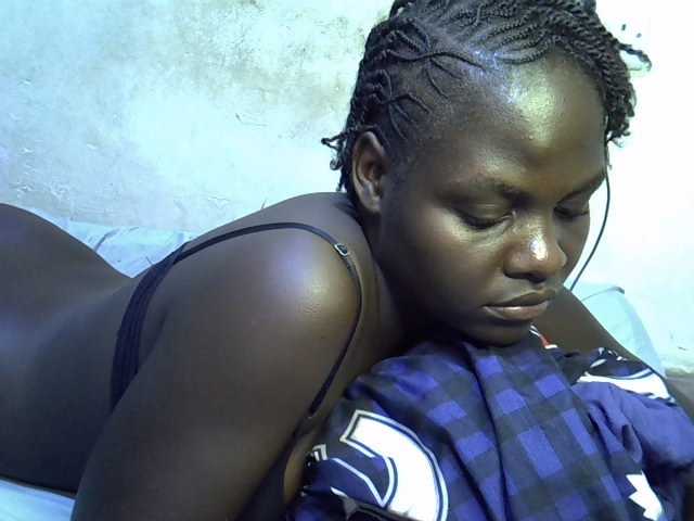 African-qeen1