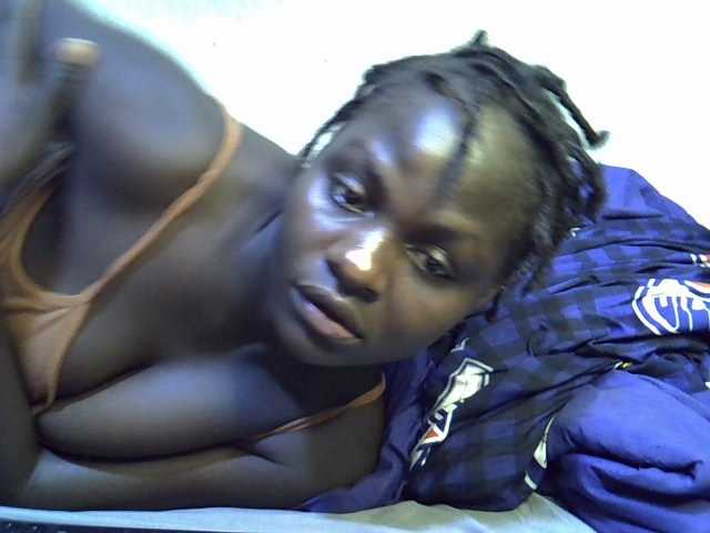African-qeen1