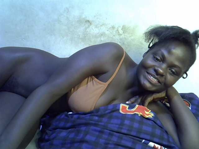 African-qeen1