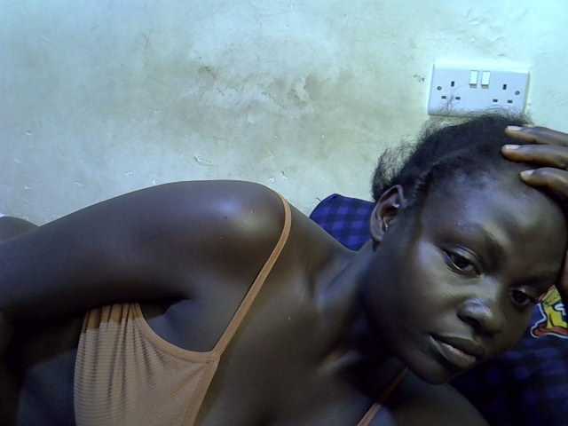 African-qeen1