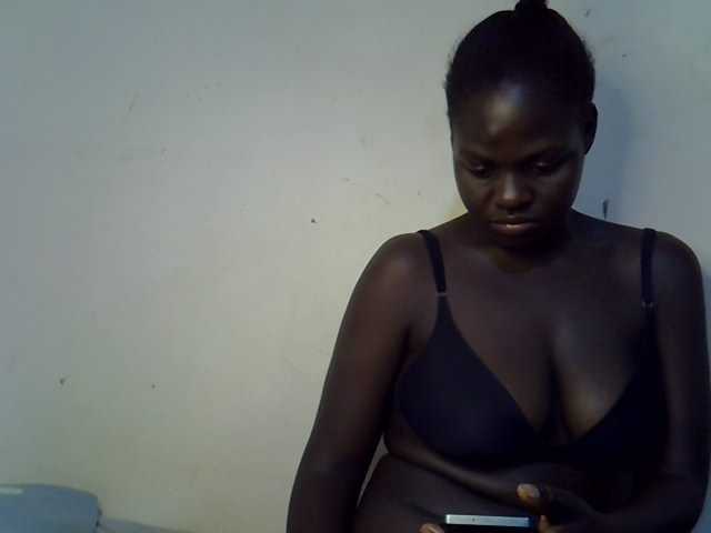 African-qeen1