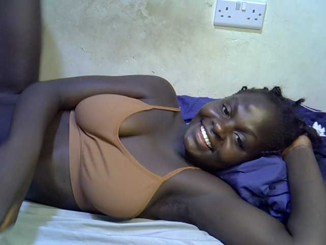 African-qeen1