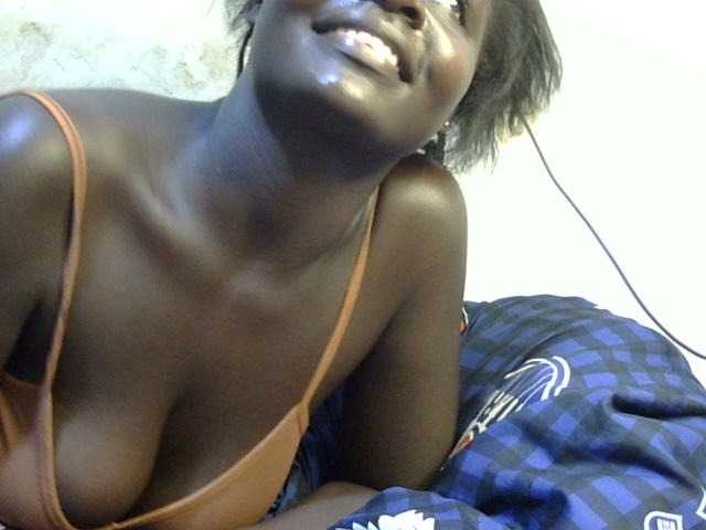 African-qeen1 live cam on BongaCams