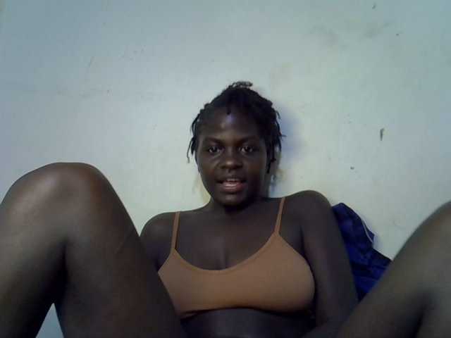 African-qeen1 live cam on BongaCams
