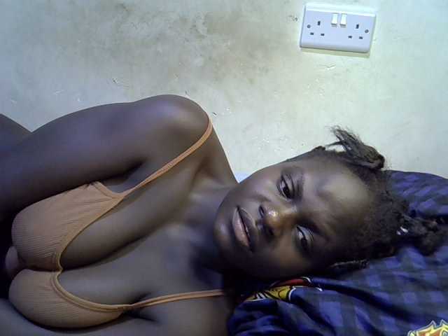 African-qeen1