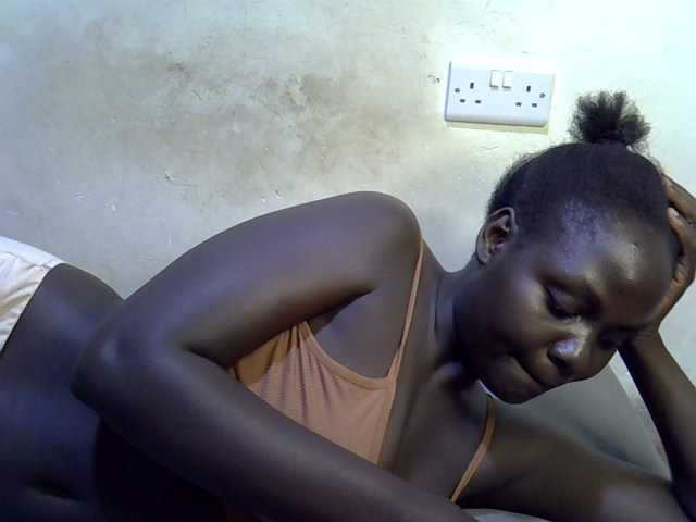 African-qeen1