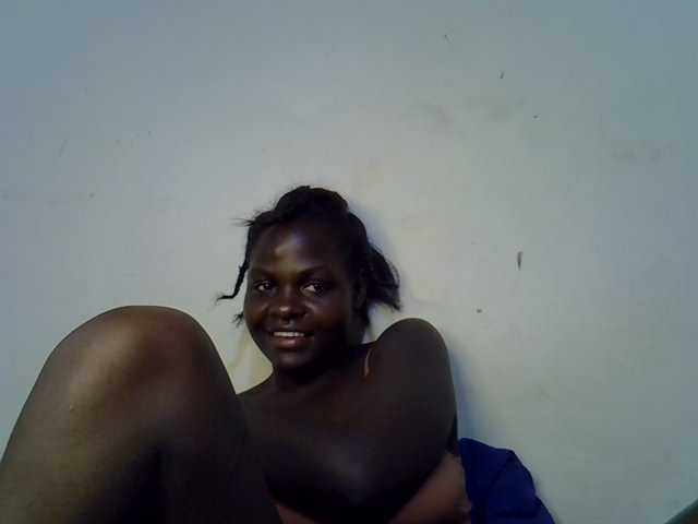 African-qeen1 live cam on BongaCams
