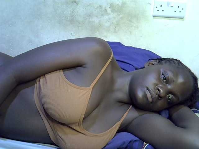 African-qeen1 live cam on BongaCams