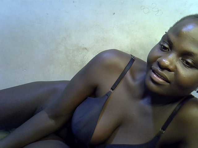 African-qeen1