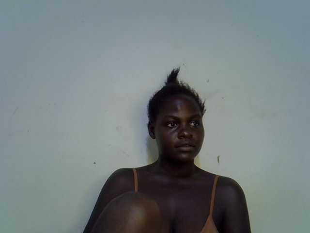 African-qeen1