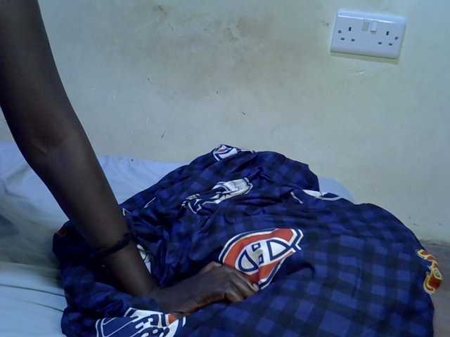 African-qeen1 live cam on BongaCams