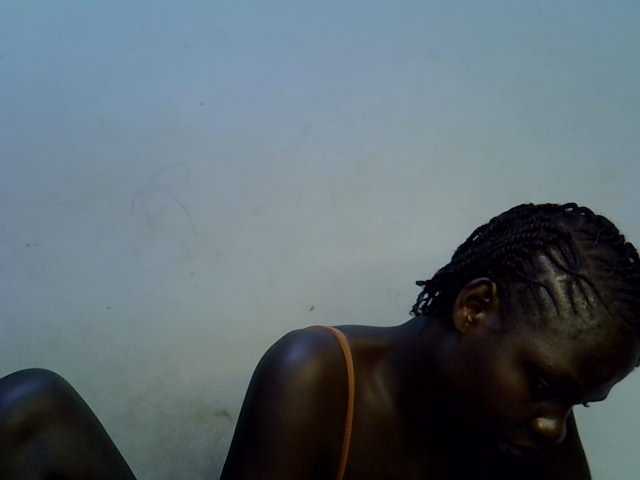 African-qeen1 live cam on BongaCams