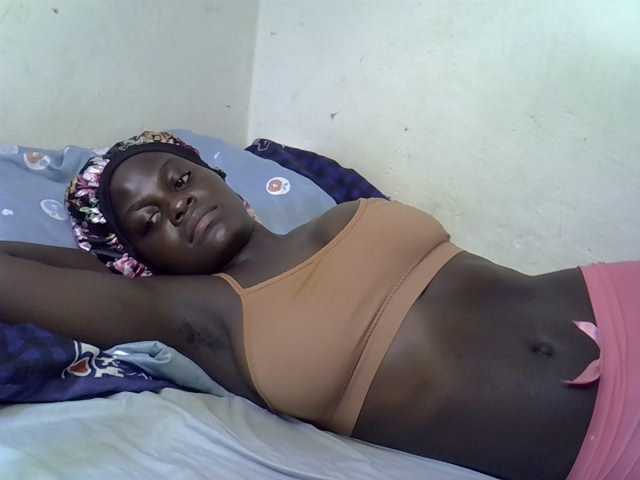 African-qeen1