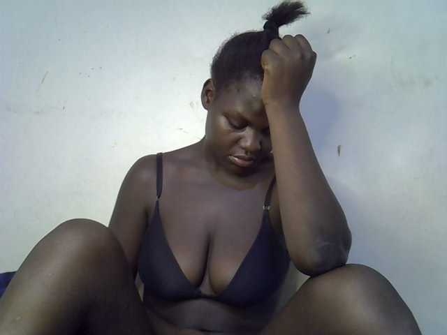 African-qeen1 live cam on BongaCams