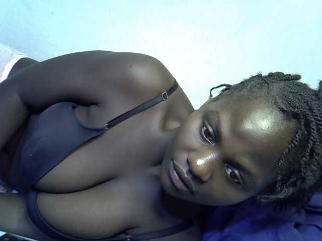 African-qeen1 live cam on BongaCams