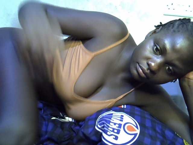 African-qeen1 live cam on BongaCams