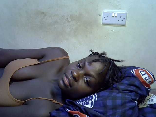 African-qeen1