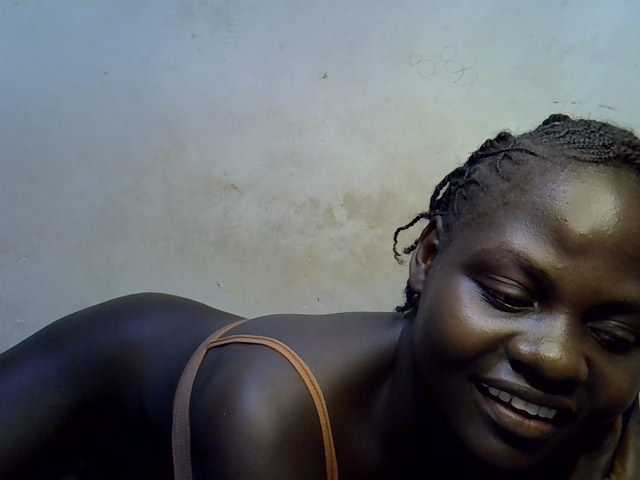 African-qeen1