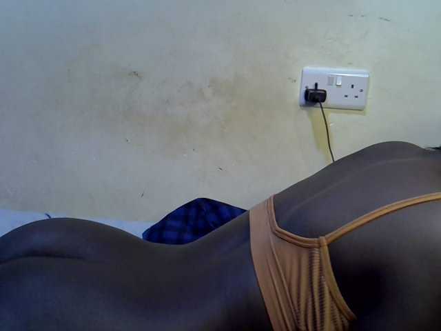 Live room thumbnail for African-qeen1
