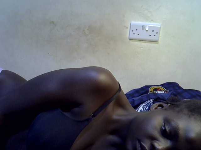 African-qeen1