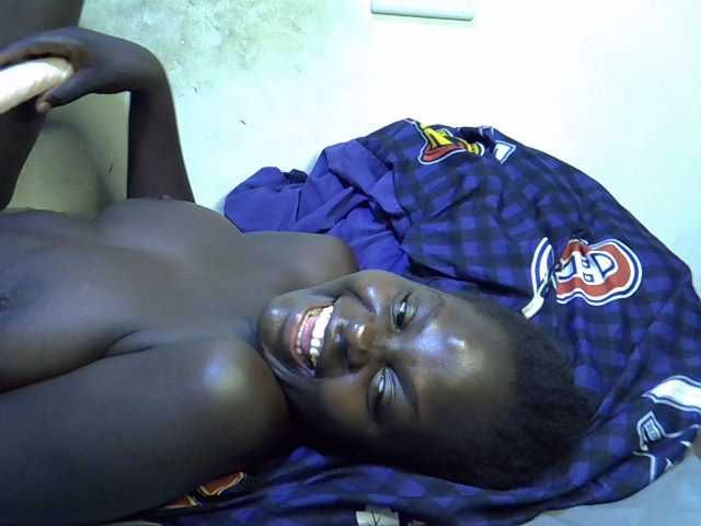 African-qeen1