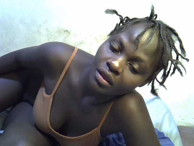 African-qeen1 live cam on BongaCams