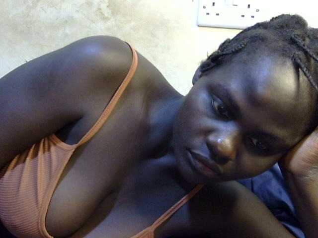 African-qeen1 live cam on BongaCams