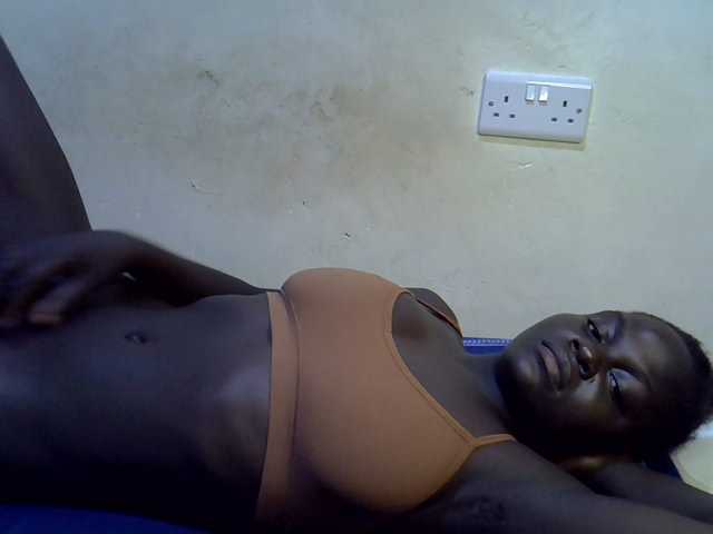 African-qeen1