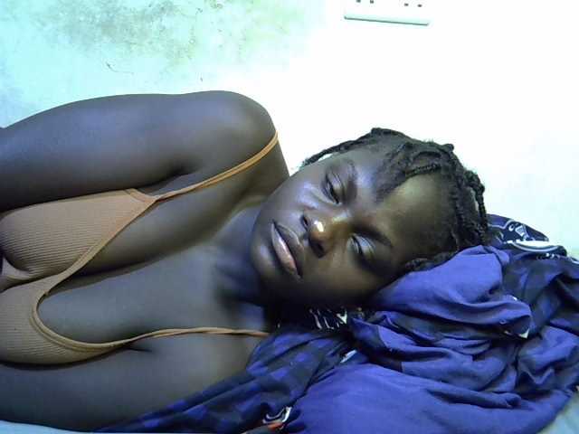 African-qeen1