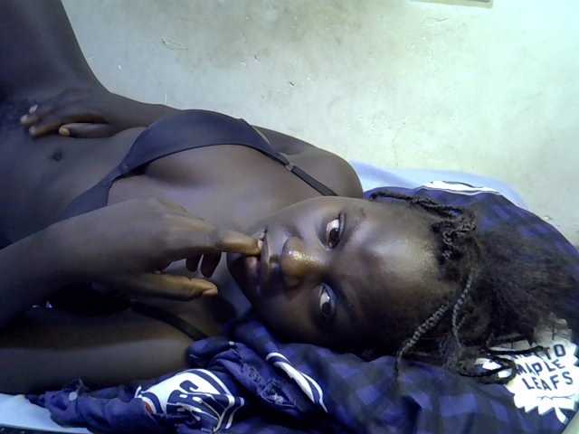 African-qeen1