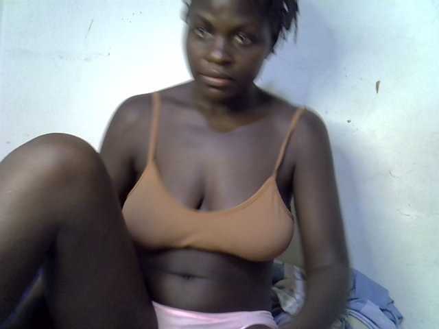 African-qeen1 live cam on BongaCams
