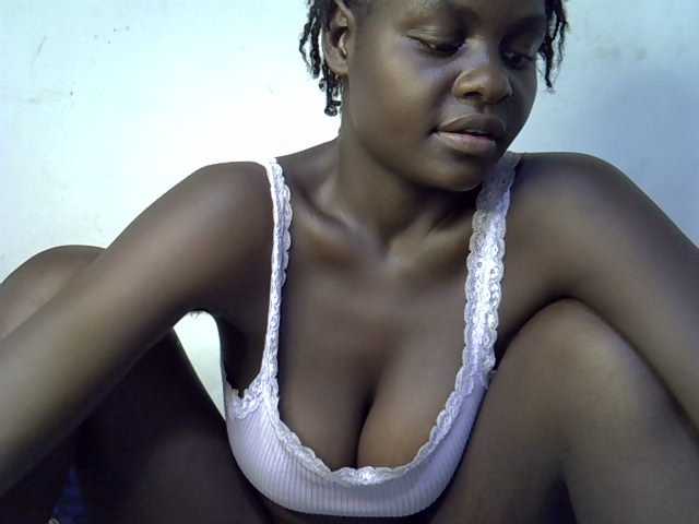 African-qeen1 live cam on BongaCams