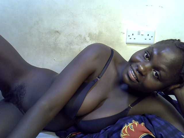 African-qeen1 live cam on BongaCams