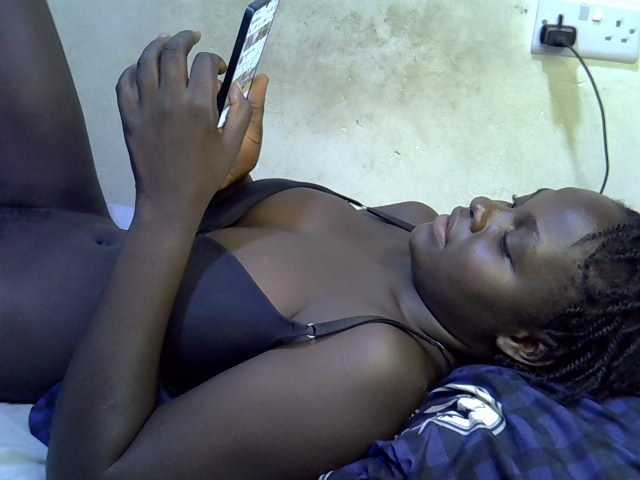 African-qeen1 live cam on BongaCams