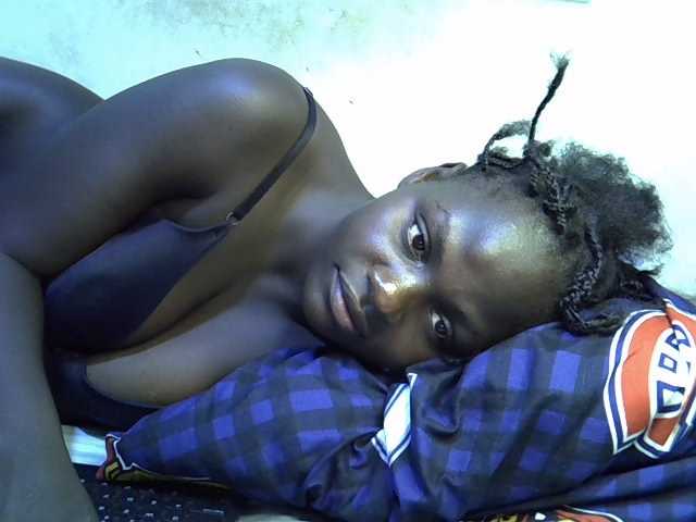 African-qeen1