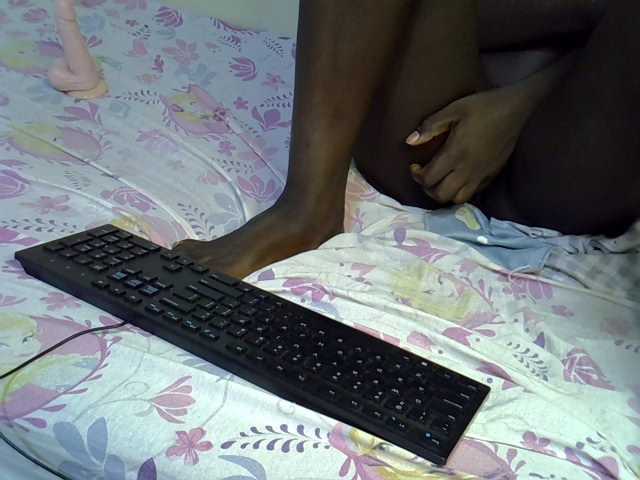 African-qeen1 live cam on BongaCams