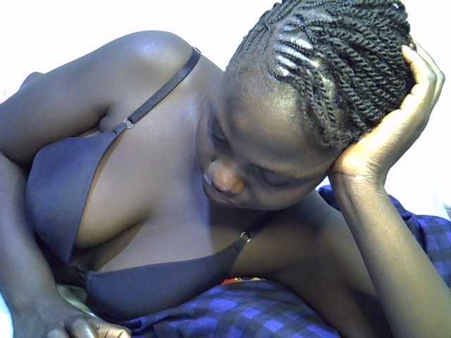 African-qeen1 live cam on BongaCams