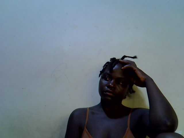 African-qeen1